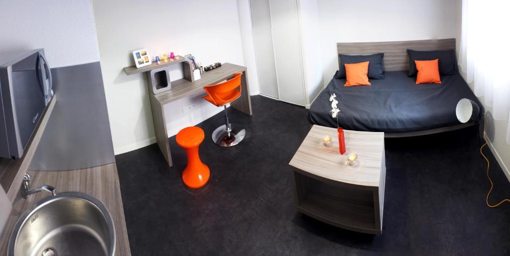 Uxco Omega Rouen Apartment Room photo